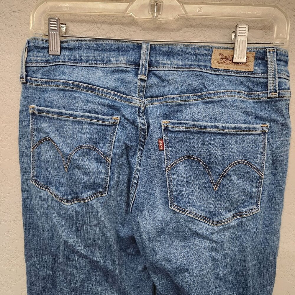 Levis Womens Mid Rise Skinny Jeans Size 8 Medium Wash Denim PUCKERING - Picture 9 of 16